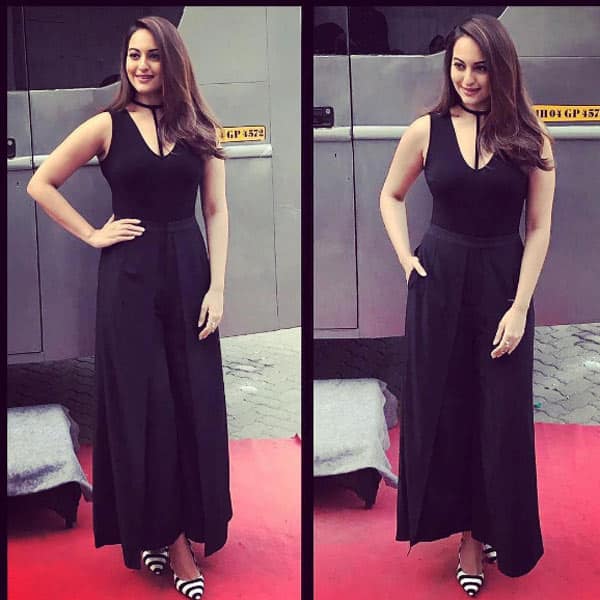 Sonakshi Sinha manages to look stylish even in the basic all black look
