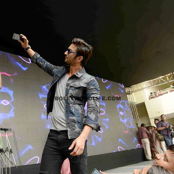 Sushant Singh Rajput’s selfie at school of event Sushant Singh Rajput’s selfie at school of event