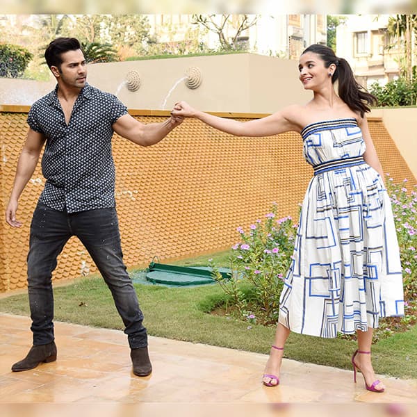 Varun Dhawan and Alia Bhatt have their eyes fixed on each other and we are loving it!