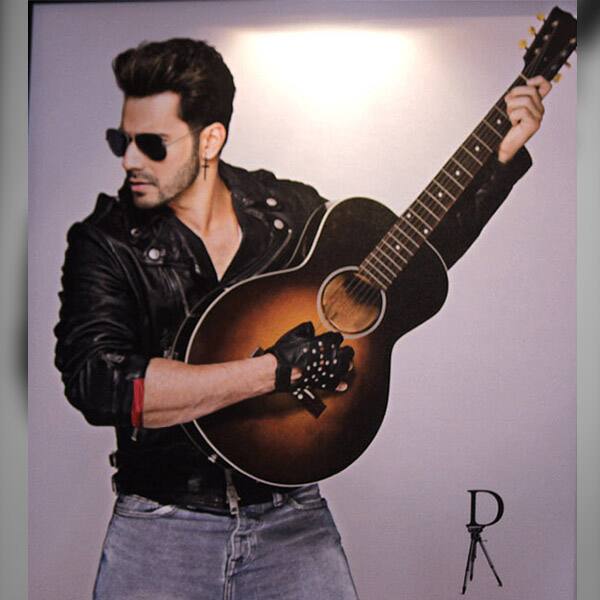 Varun Dhawan's rockstar look by Dabboo Ratnani did not appeal to us at all