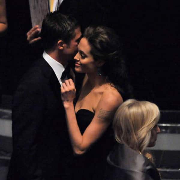 When Angelina Jolie and Brad Pitt were had a PDA moment during Oscars When Angelina Jolie and Brad Pitt were had a PDA moment during Oscars
