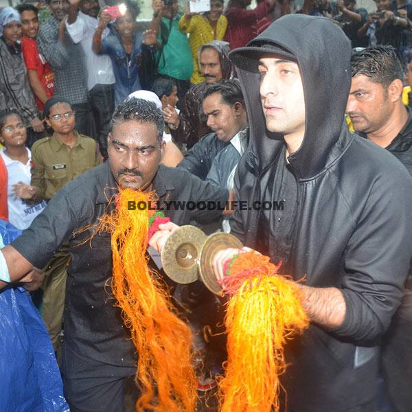 When Ranbir Kapoor started playing the cymbals, media persons couldn’t contain their excitement