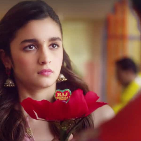 When Ranveer Singh tries to woo Alia Bhatt with a flower in this latest ad of MakeMyTrip