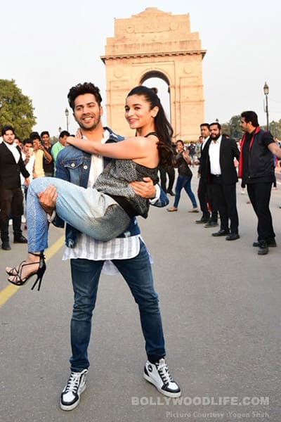 When Varun Dhawan and Alia Bhatt spread love at India Gate