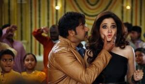 Himmatwala song Bum pe laat: Ajay Devgn kicks Tamannaah’s butt!