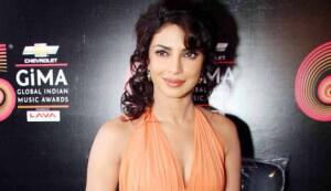 Priyanka Chopra does what mom&nbsp;says!