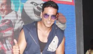 Akshay Kumar supports Mahendra Singh Dhoni