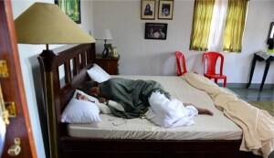 In Focus: Amitabh Bachchan is dead tired!