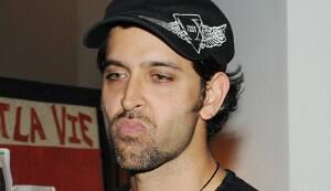 Hrithik Roshan chooses to stay away from Shahrukh Khan’s security controversy!