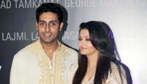 Amitabh Bachchan, Jaya, Abhishek, Aishwarya, and Shweta Nanda at B-Seventy art exhibition