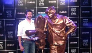 Yash Chopra’s statue unveiled at UTV Stars Walk of Fame – Parineeti Chopra, Rani Mukerji, Shatrughan Sinha pay respect
