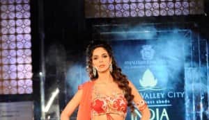 Mallika Sherawat at India Bridal Week 2011