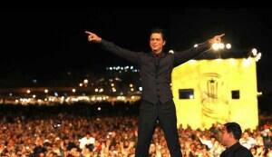 Shahrukh Khan gets royal Medal of Honour at Morocco; Amitabh Bachchan also awarded – see pics