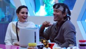 Bigg Boss reunites Shonali, Juhi, Sky, Amar and Siddharth with their loved ones