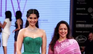 Sonam Kapoor and Hema Malini at the inaugration of India International Jewellery Week 2012