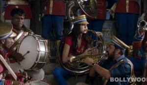 Matru Ki Bijlee Ka Mandola song Khamakha: Anushka Sharma falls in love with Imran Khan!
