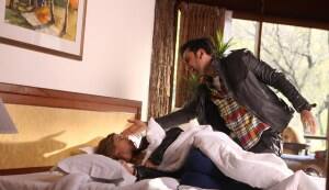 Yeh Jawaani Hai Deewani new stills: Ranbir Kapoor does a Shahrukh Khan!