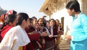 Diya Aur Baati Hum cast gets mobbed by fans in Ajmer