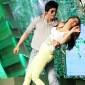 Shahrukh Khan and Priyanka Chopra see the&nbsp;light!
