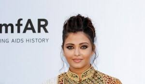 Cannes 2012: Aishwarya Rai Bachchan looks beautiful in Abu Jani-Sandeep Khosla outfit