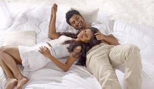 MUPPOZHUDHUM UN KARPANAIGAL review: Rich visuals, poor content