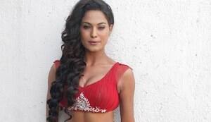 Veena Malik not to strip for ‘Zindagi 50-50′!