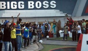 Bigg Boss 6: Imam Siddique can’t stop dancing as a flash mob surprises the housemates