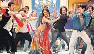 Sunny Leone raises temperatures in Shootout at Wadala item number