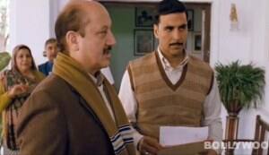 Special 26 new song Dhar pakad: Akshay Kumar and Anupam Kher make Manoj Bajpayee’s life miserable
