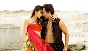 Is the Saif Ali Khan-Kareena Kapoor wedding pushed back to December?