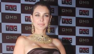 Lisa Ray, what are you doing?