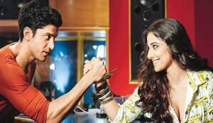 Priyanka Chopra and Ranveer Singh arm wrestle in Gunday
