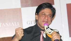 BL Awards 2011: Shahrukh Khan beats Salman Khan for the Best Khan of 2011 title!