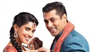 I can't push Salman to show my face: Asin
