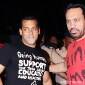 Salman Khan’s bodyguard at bride Esha Deol’s&nbsp;service!