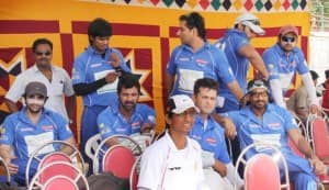 TV celebs play charity cricket match