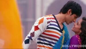 AKAASH VANI movie review: A love story you shouldn’t miss!