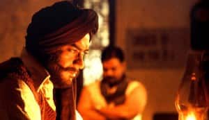 Holi special feature: Shahrukh Khan is&nbsp;red!