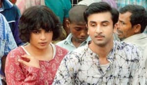 Priyanka Chopra and Ranbir Kapoor maintain a distance