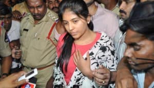 Anjali misses April 24 film shoot: Kalanjiyam to file complaint