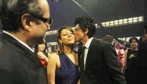 In Focus: Shahrukh Khan kisses Gauri Khan in public!