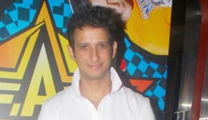 Sharman Joshi finally signs more films!
