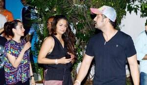 Karisma Kapoor and Amrita Arora catch up at Malaika Arora Khan’s party