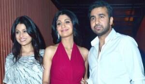 Shilpa Shetty, Raj Kundra, Shamita Shetty spotted at a suburban lounge