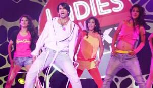 Ranveer Singh and Anushka Sharma promote 'Ladies vs Ricky Bahl' 