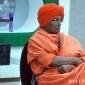 BIGG BOSS 5: Swami Agnivesh does the dirty&nbsp;dishes