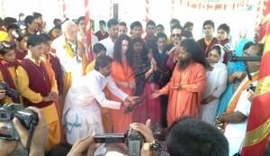 Ek Thi Daayan crew Ekta Kapoor, Emraan Hashmi, Huma Qureshi visit Mahakumbh