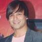 Hrithik Roshan and Vivek Oberoi bond over&nbsp;biceps
