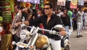 Akshay Kumar turns designer for OMG! Oh My God