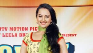 How does Sonakshi Sinha manage to hide all that cellulite?